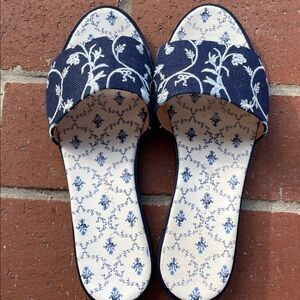 Hill House navy sandals